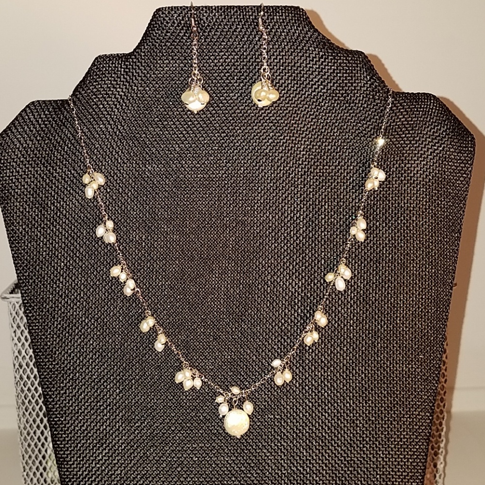 Pearl necklace and earings